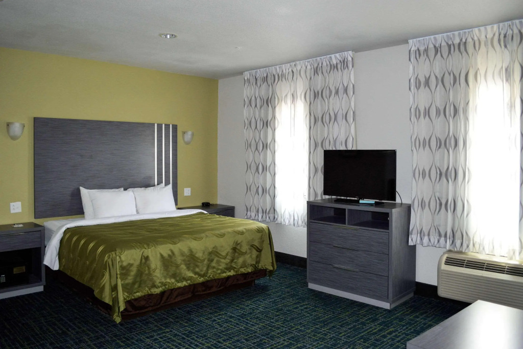 Quality Inn & Suites
