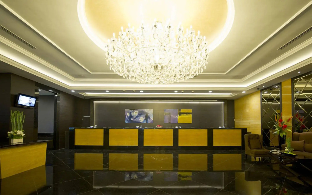 V Hotel Lavender