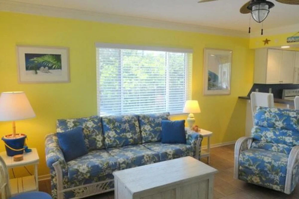 AM Beach Place Unit 4
