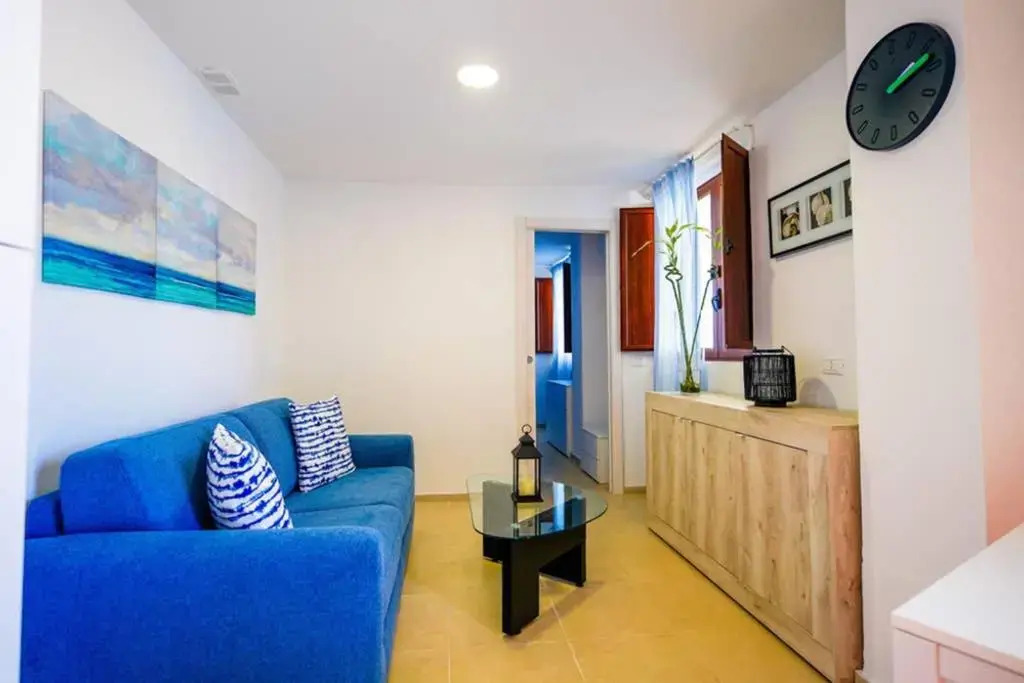 I Tri Scogghi , Villa sul Mare