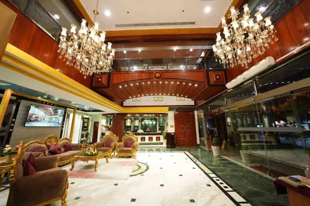 9 Hotel