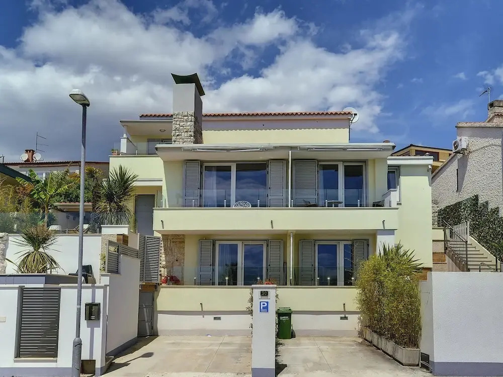 Villa in Pula with Private Swimming Pool