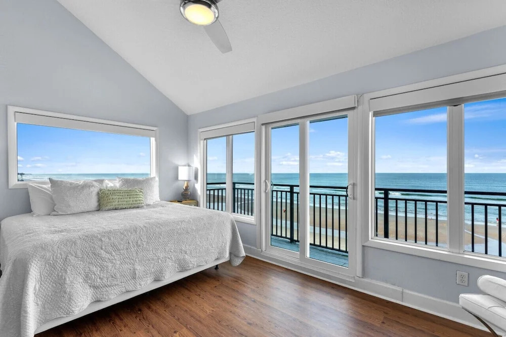 Oceanfront Pool House 7 Bedrooms 7 Bath 2 Kitchens