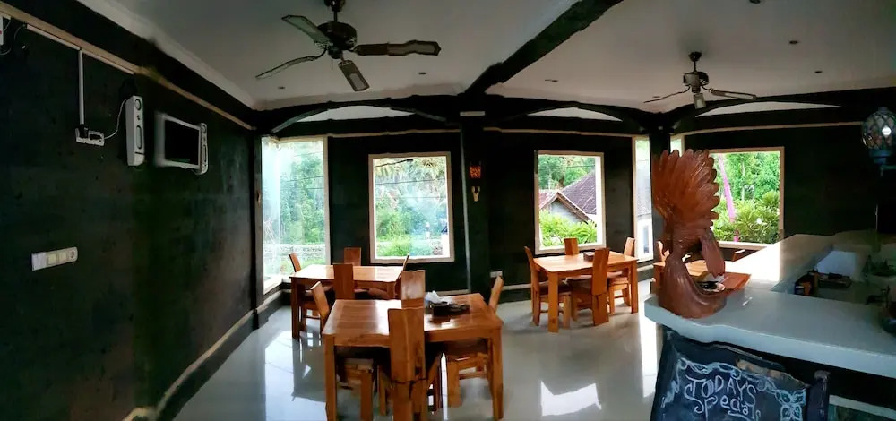 Amed Romance House