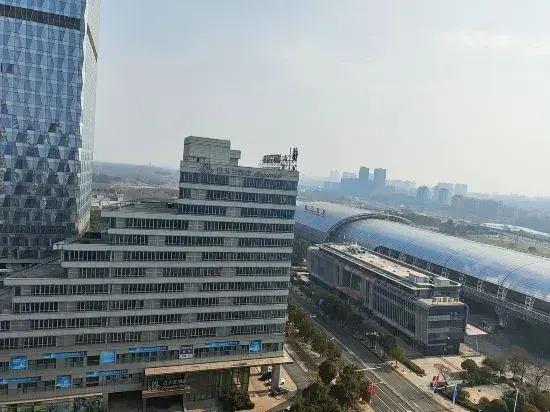 Magnotel (Zhenjiang South Railway Station Greenland Plaza Branch)