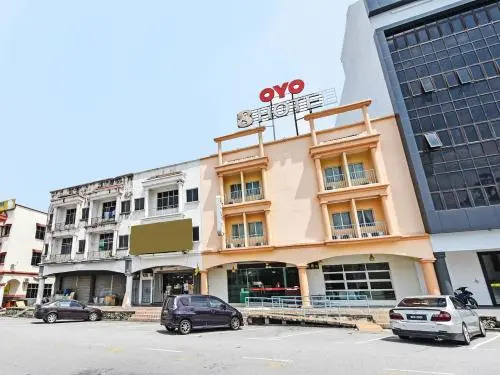 8 Hotel
