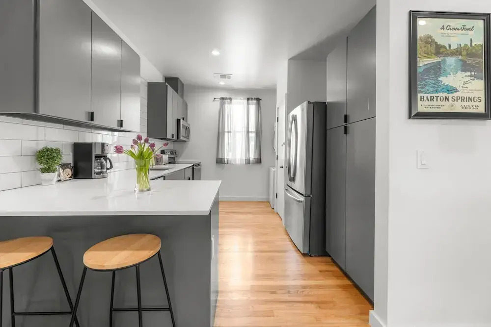East Austin Condo - 2 Bedrooms & Parking