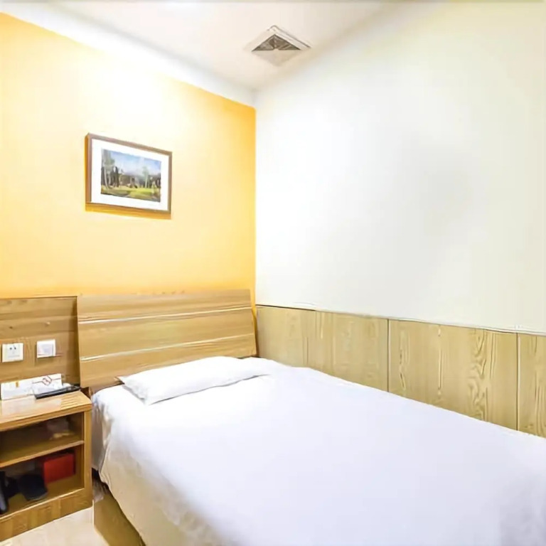 Super 8 Hotel (Beijing Panjiayuan Huawei South Road)