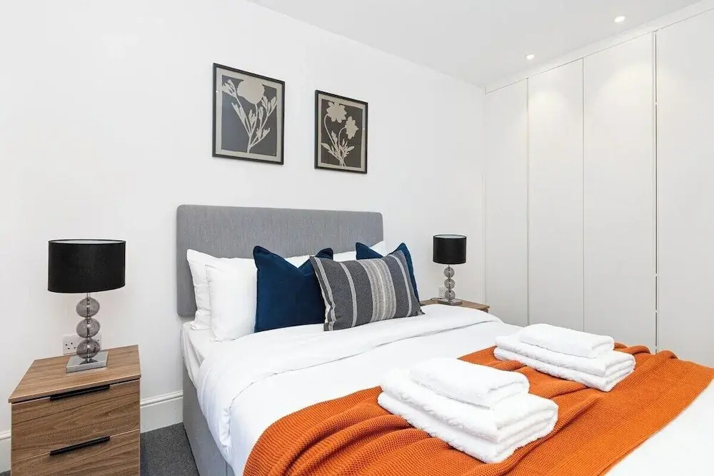 Modern Flat, Steps From Oxford Street!