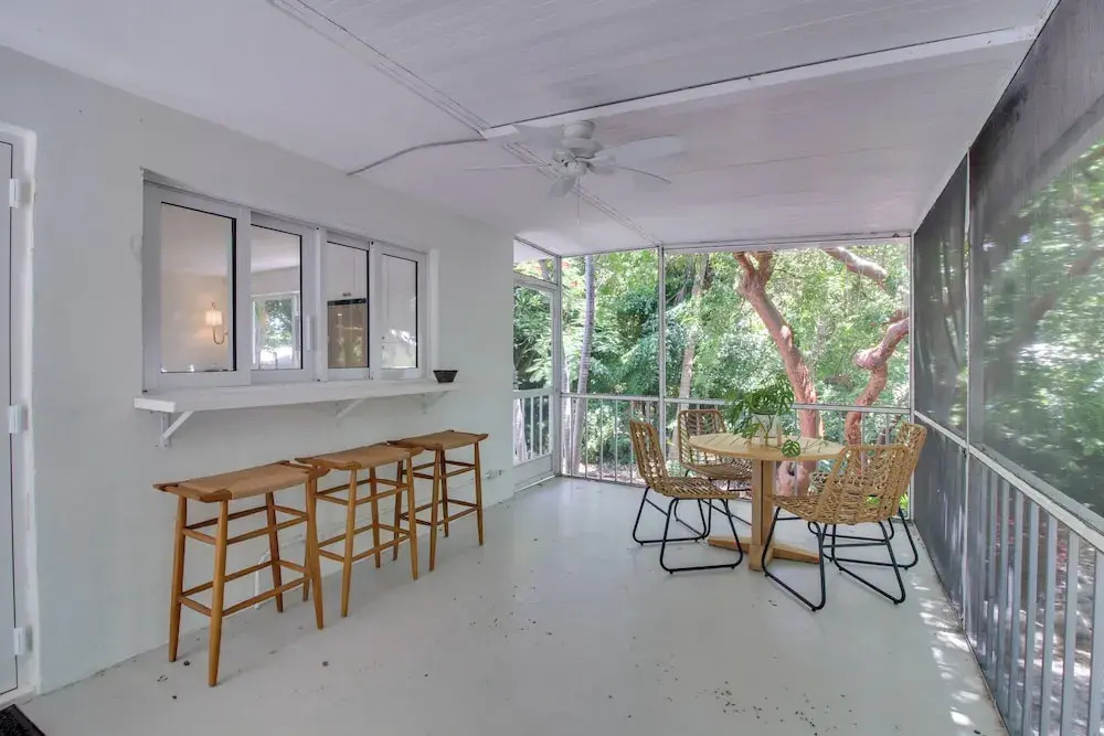 Steps to Gulf: Sleek Top-floor Apt in Tavernier!