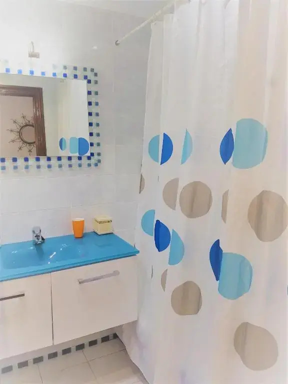 HABITACIONES CON WC PROPIO, COCINA COMPARTIDA Sopela LBI217