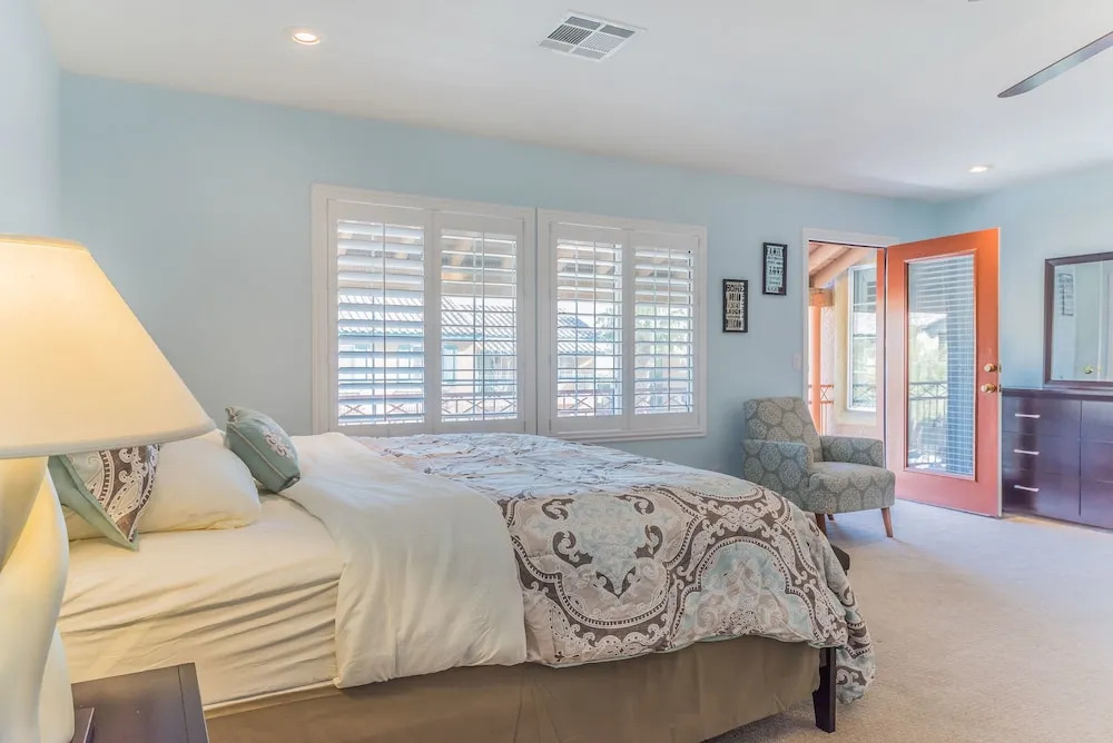 Luxurious 4BR 9min to LV Strip Sleeps 16