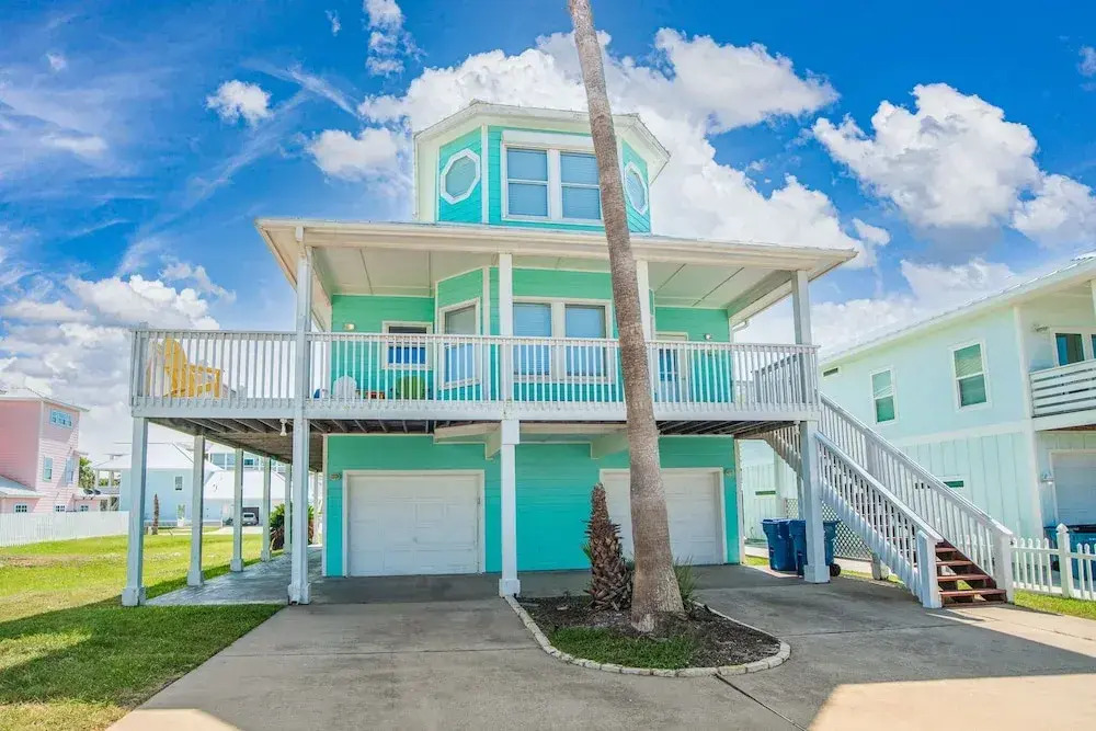 Turquoise Treasure - Boardwalk to the Beach! Beach Gear Credit I