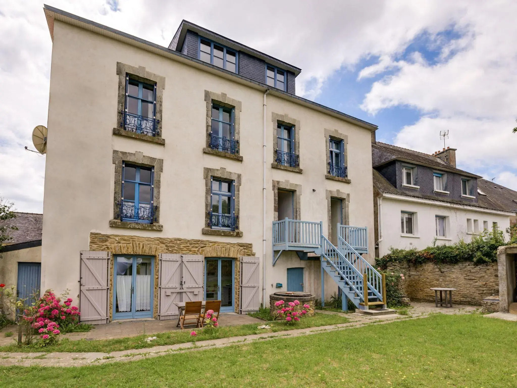 Beachside Family Villa in Le Pouldu