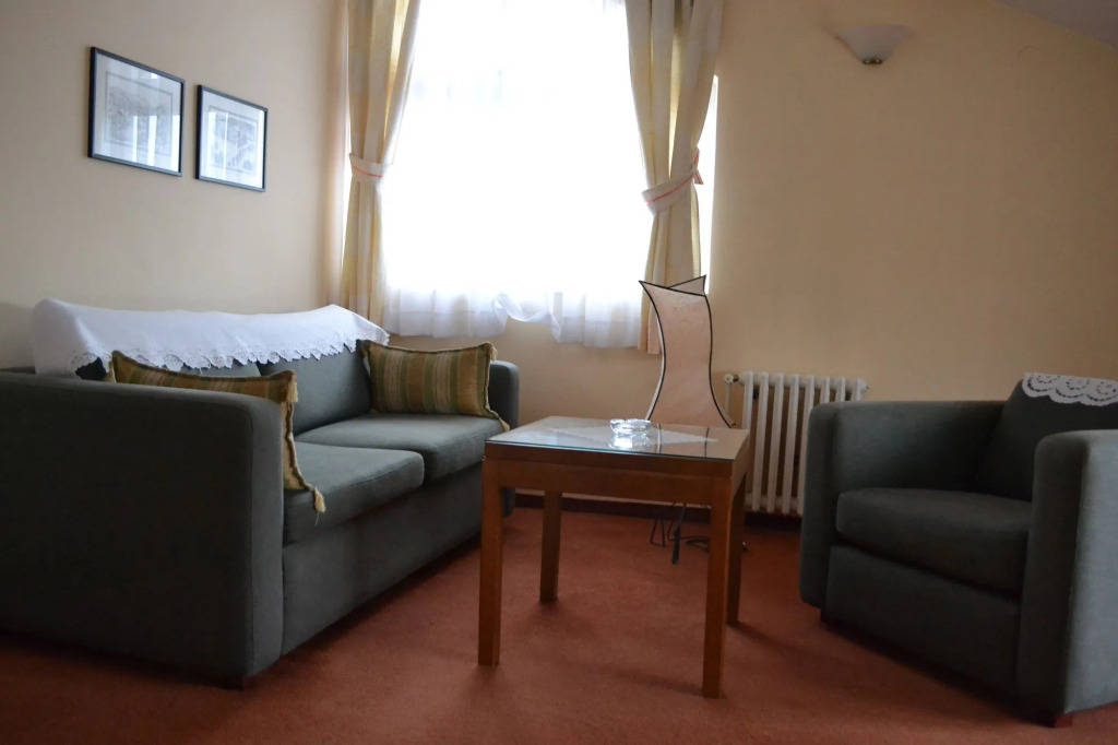 Ada Hotel
