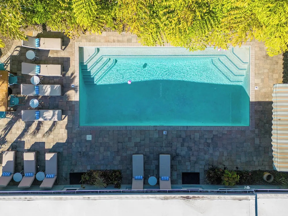 BRIGHT Fort Lauderdale Tropical Retreat