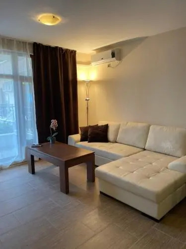 Apartments In Aparthotel Rich 3
