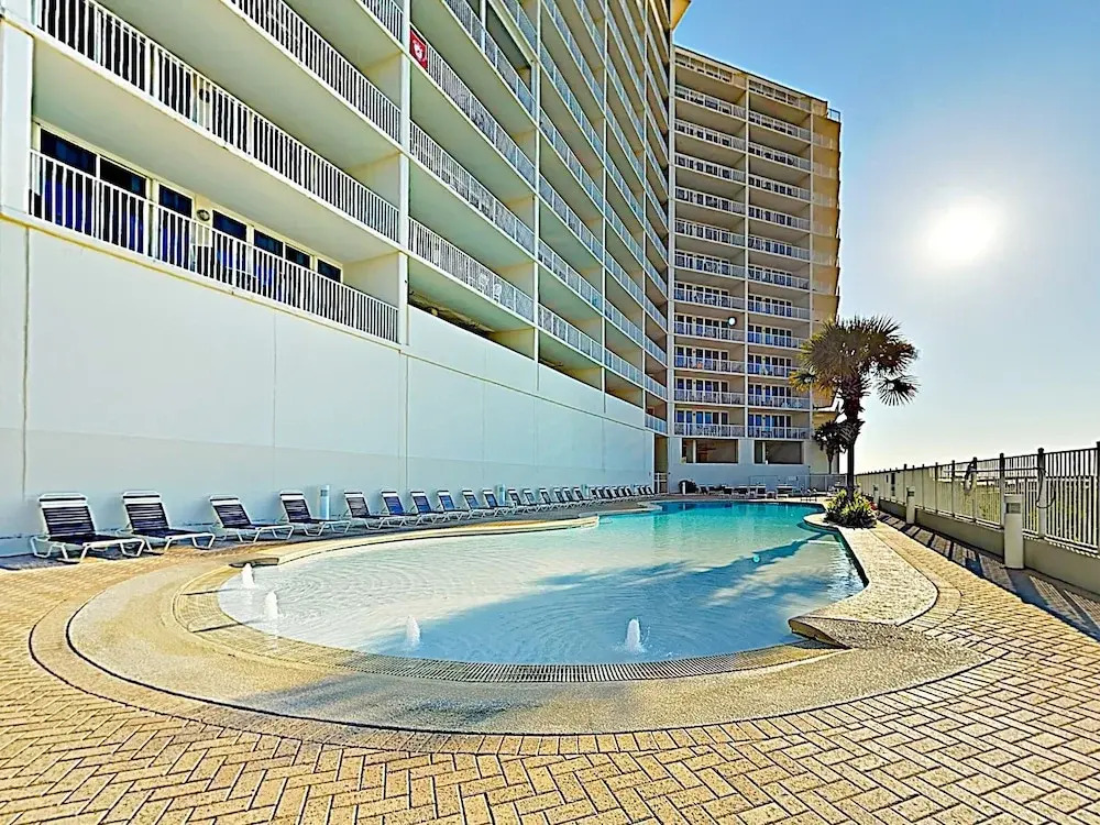 New Listing! Lighthouse W/ Gulfside Pools 2 Bedroom Condo