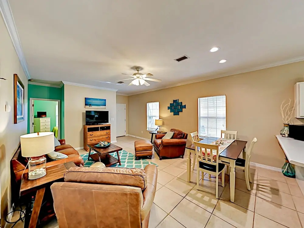 Coastal Oasis Near Beach W/ Pool, Grill & Pond 3 Bedroom Condo