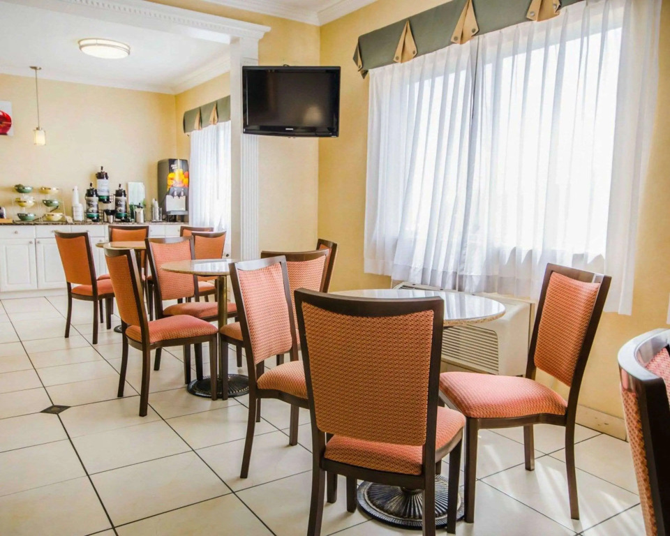 Quality Inn Evansville Eastland Area