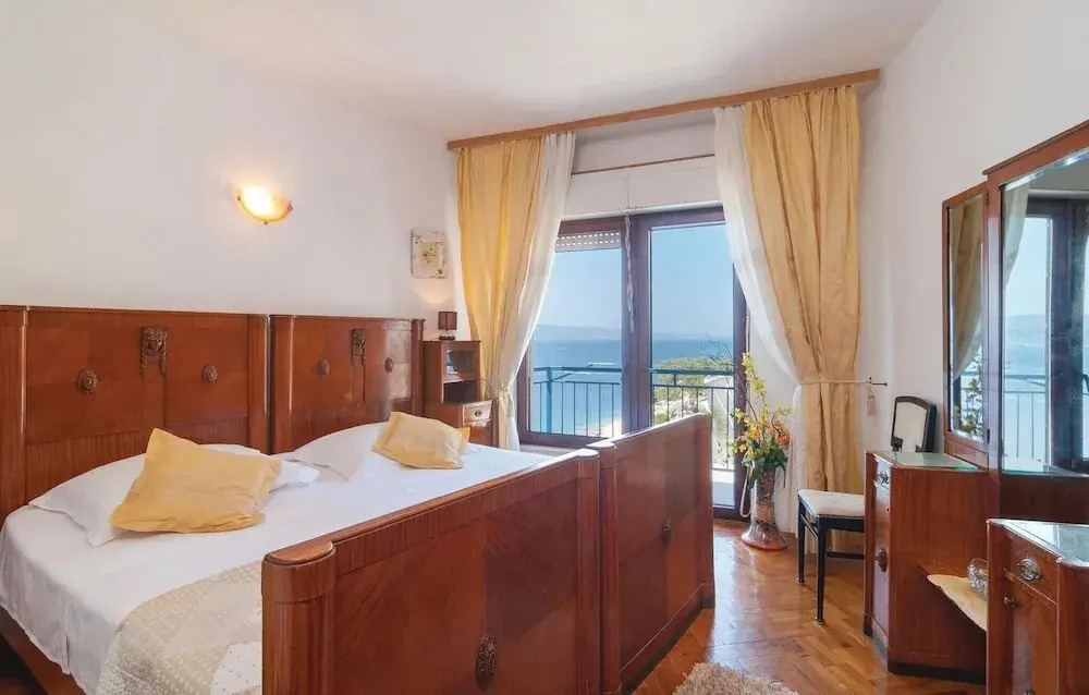 Awesome Home in Lokva Rogoznica with Hot Tub, WiFi, 7 Bedrooms