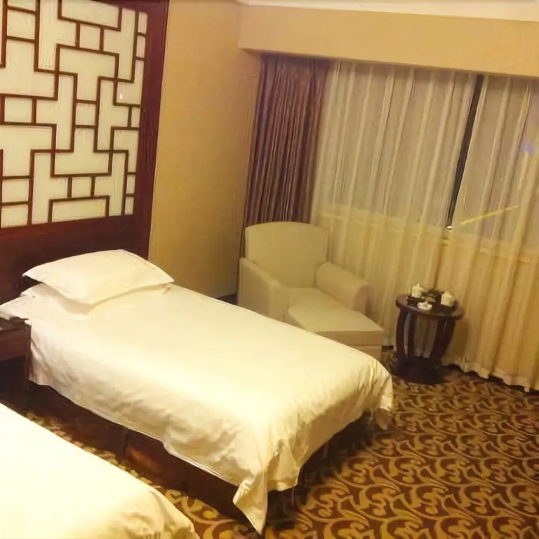 Huangmei Royal Hotel