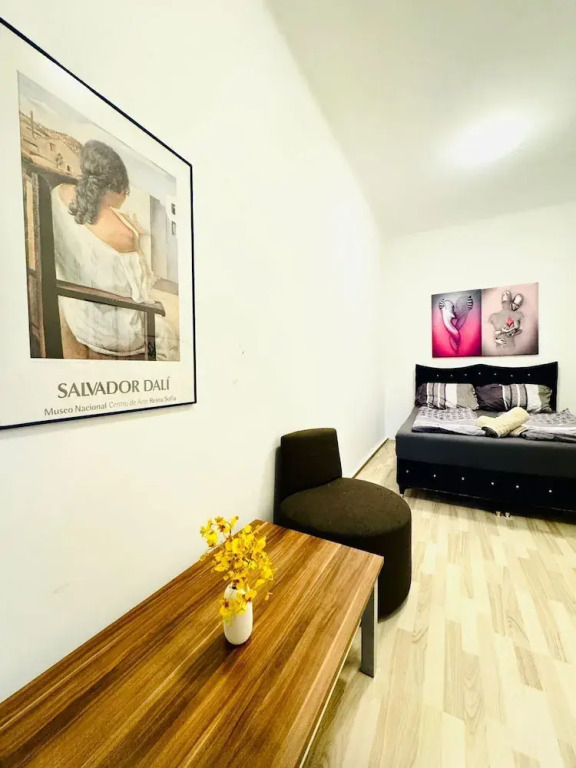 Modern 3BR Apartment 10 Min to FAC Platz