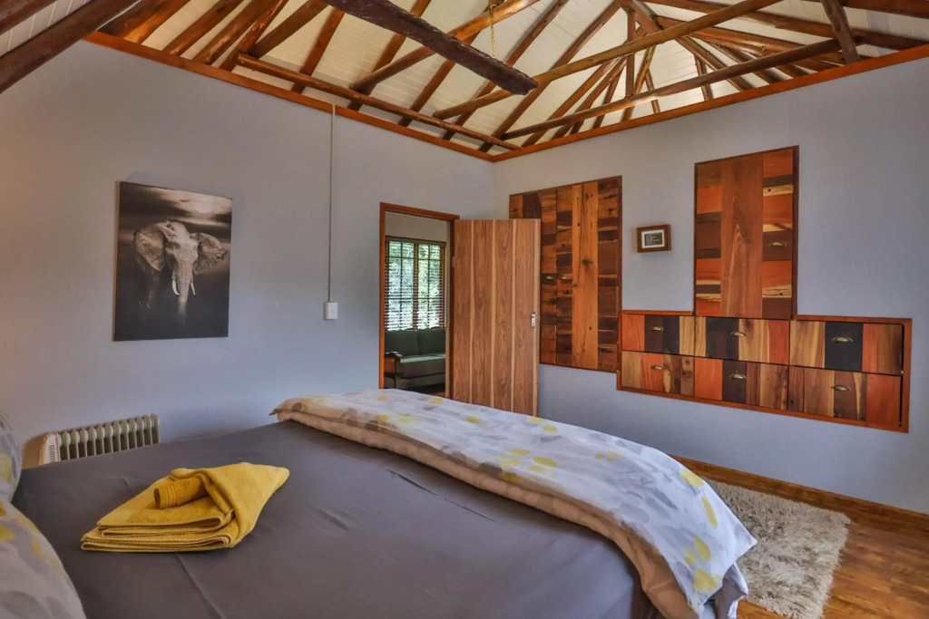 Self catering, fully equipped, 2 storey cottage.