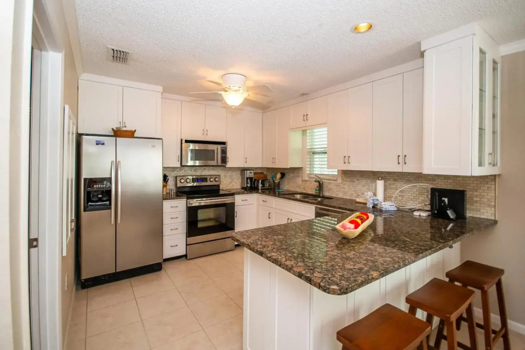 Beach Walk - 6250 Holmes #31
