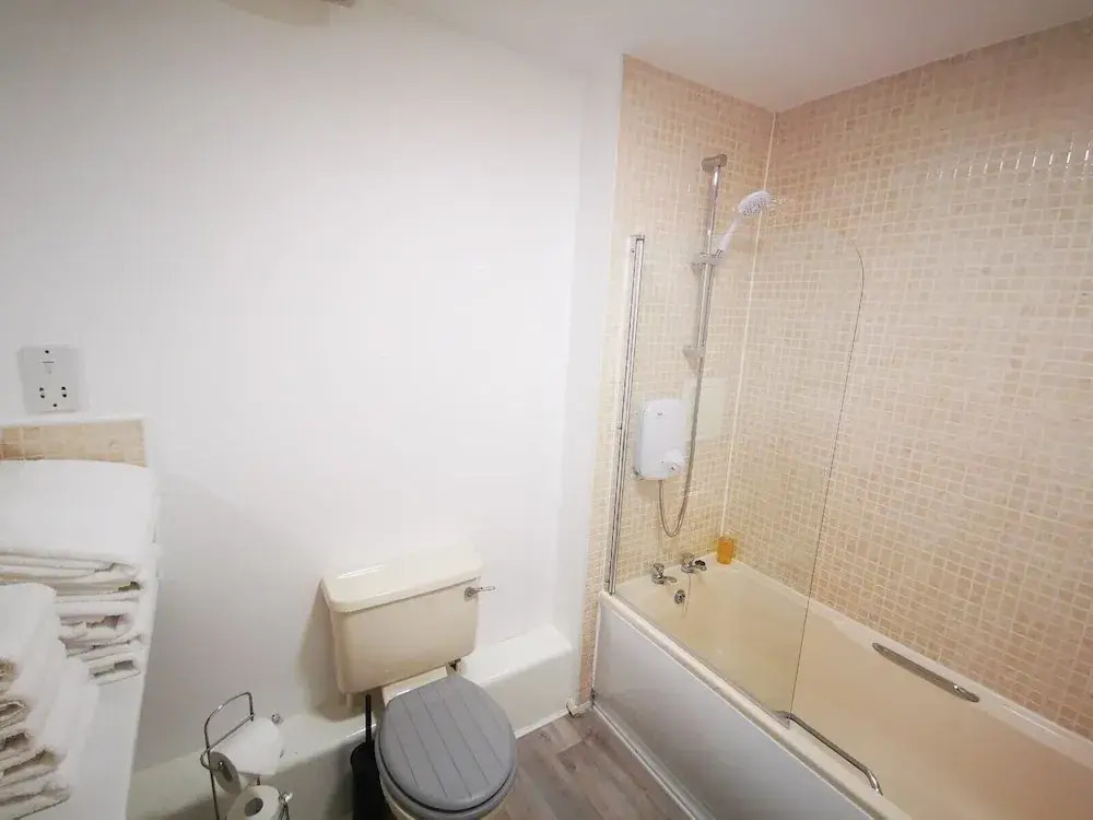 McDonald Road Apartment