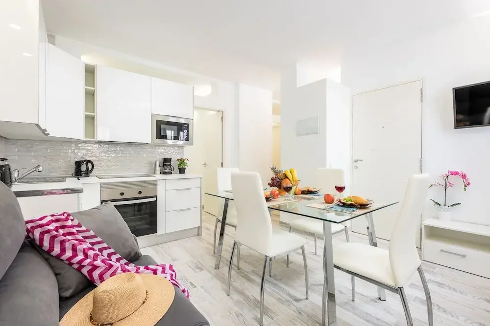 C104B Brand New Apartment, Elegant, Pool