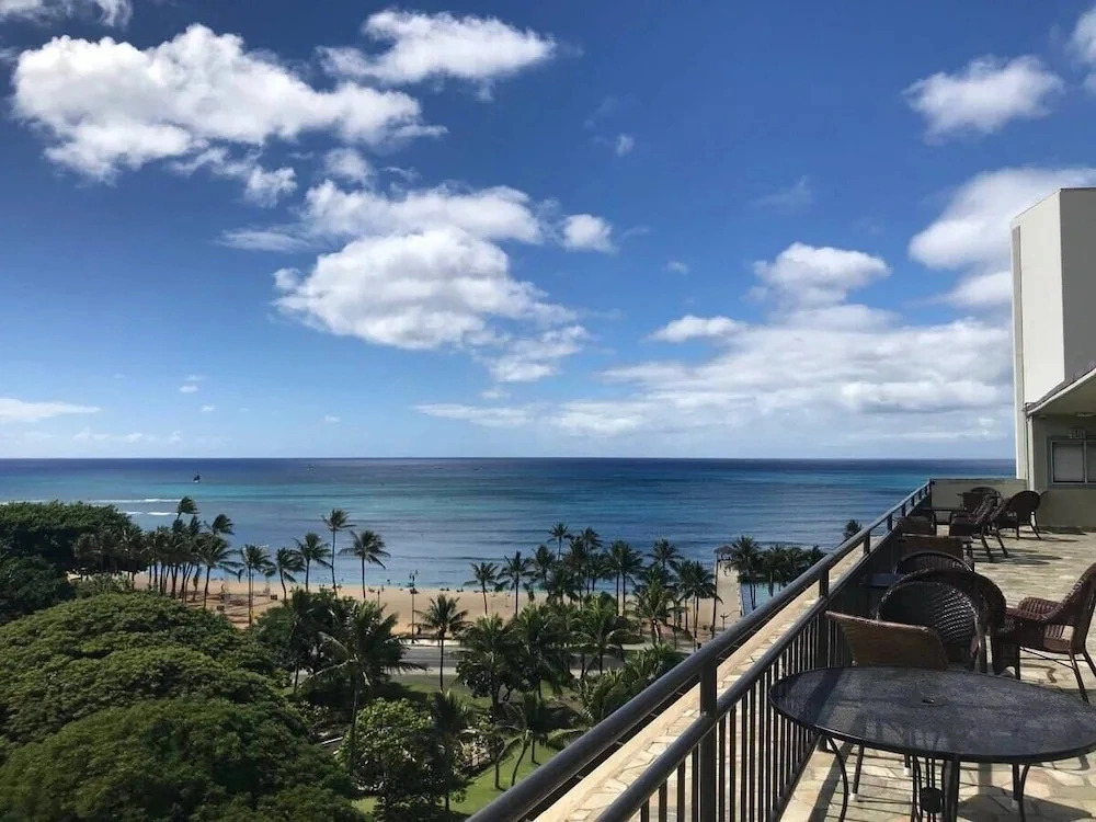 Marbella Lane - Waikiki Studio Beach 15 Steps