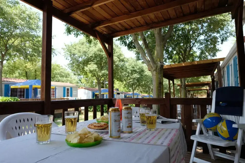 Happy Camp Mobile Homes in Camping Karavomilos Beach