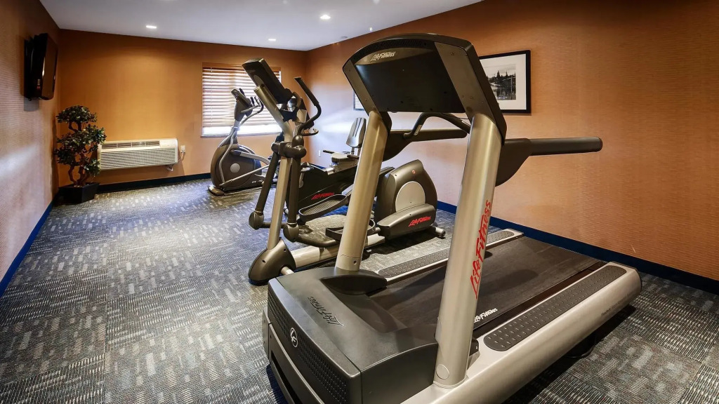 Best Western Plus Country Meadows Inn