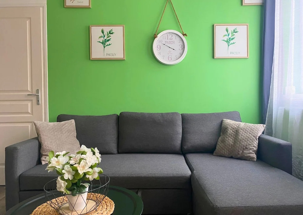 Studio en plein centre de Saint-Omer - à 5 min de la gare, parking privé gratuit