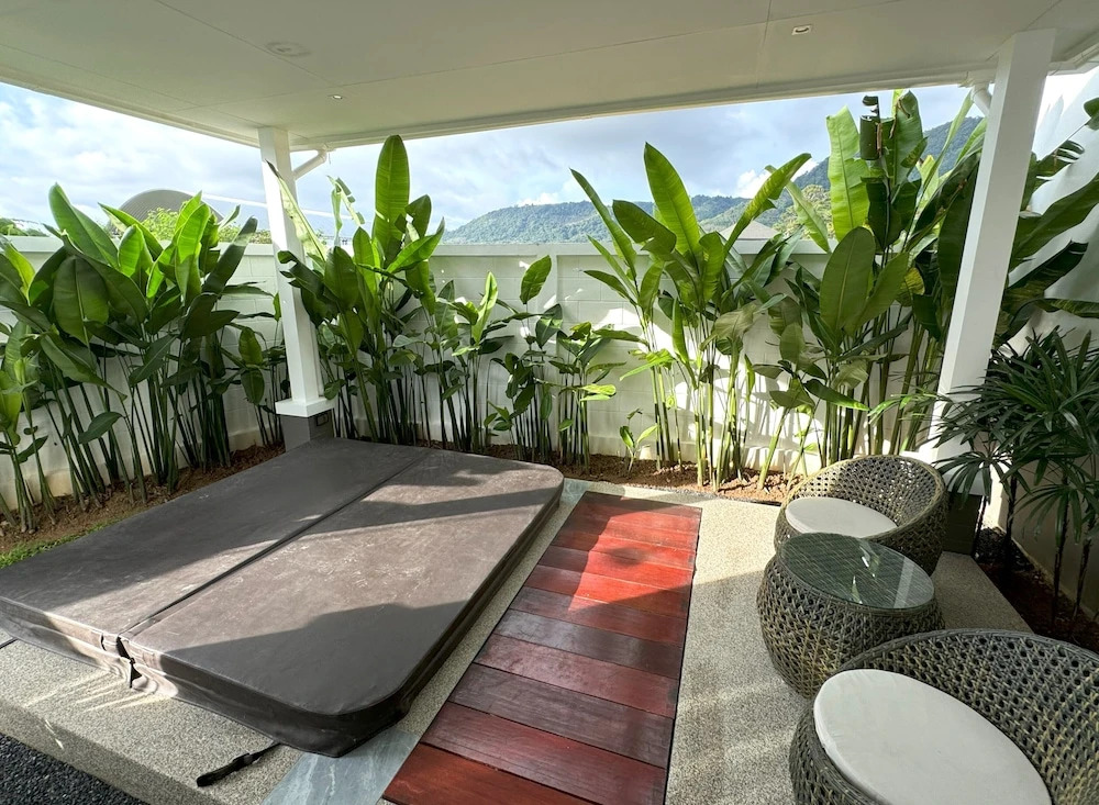 Deluxe pool villa at Kamala Garden View