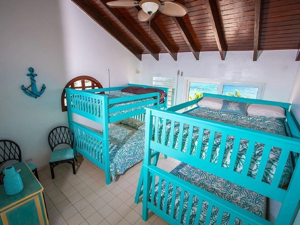 Beachfront Villa FantaSea