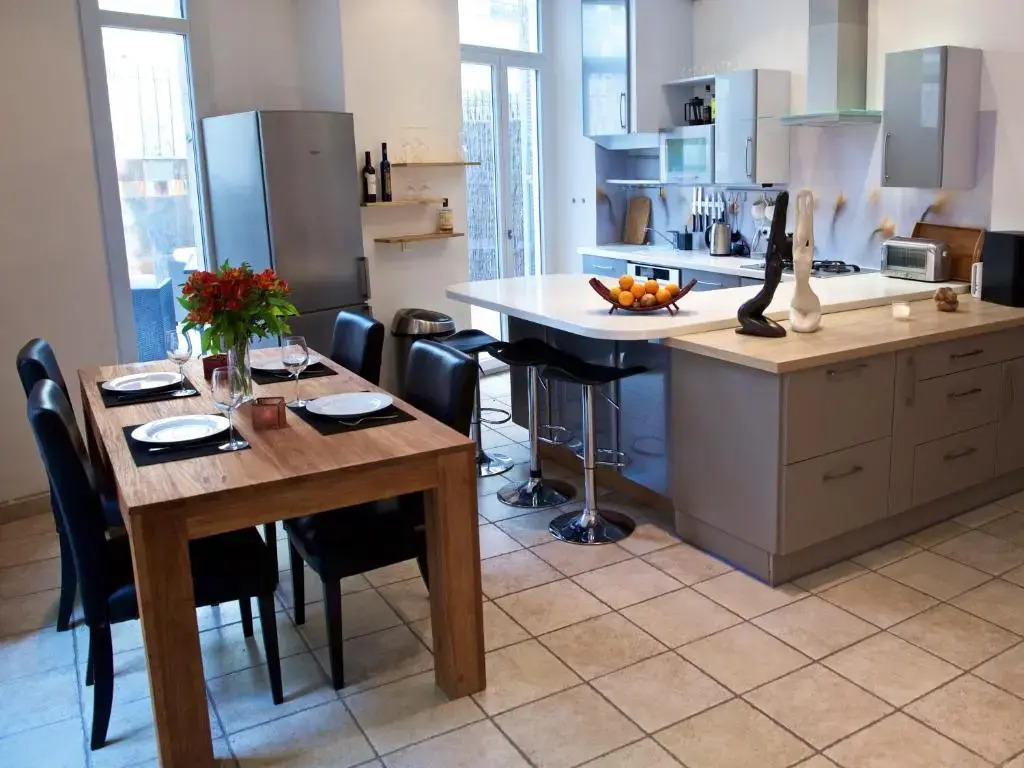"Le Zen" by EnjoyNice, central spacious apartment with Airco, beach at 10 min