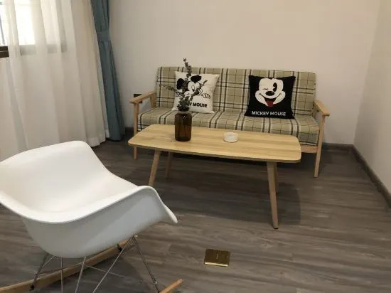 Chuanlu Soho Younger Apartment