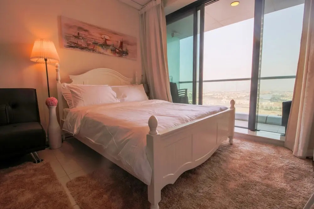 Iconic Apartment with Balcony
