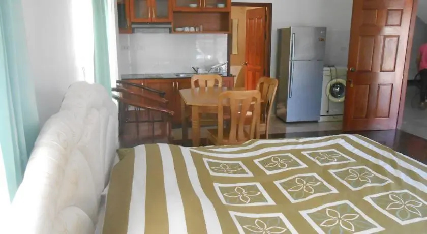Niraxay Apartment