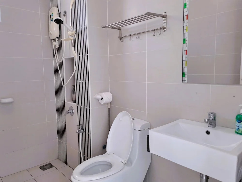Skytrees Bukit Indah by HCK Travelers Pause 2BR 1BA 3min