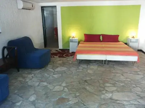 Breezes B&B