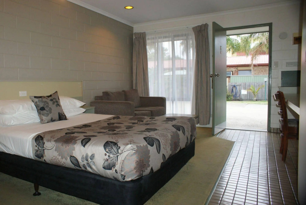 Sandbar Motel