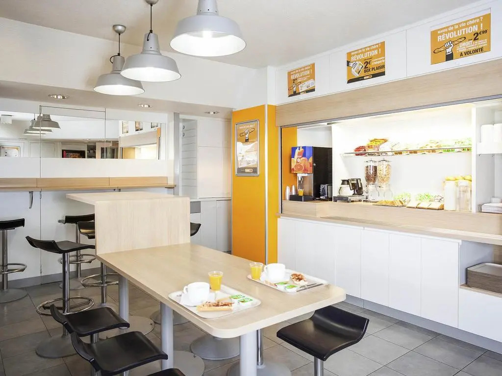 Unisotel Montauban EX F1