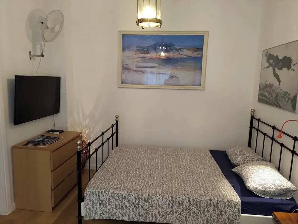 Apartment - Sleeps 5 - Parking - Balcony