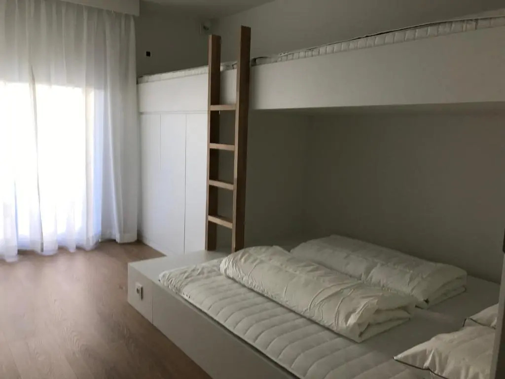 Alexandra 405