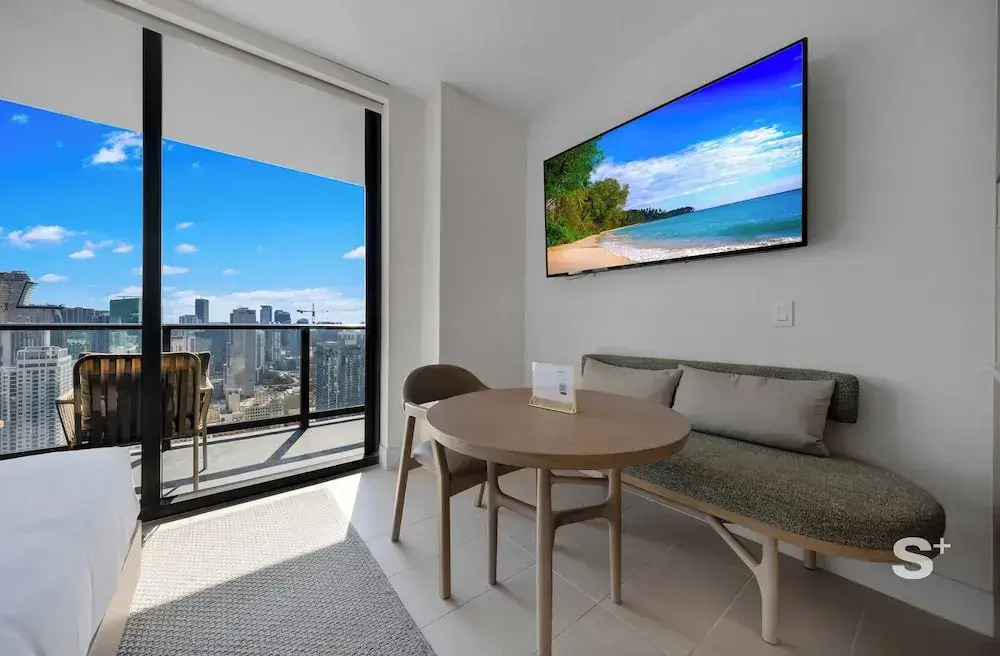 Sky High Stay Sleek Studio in Miami