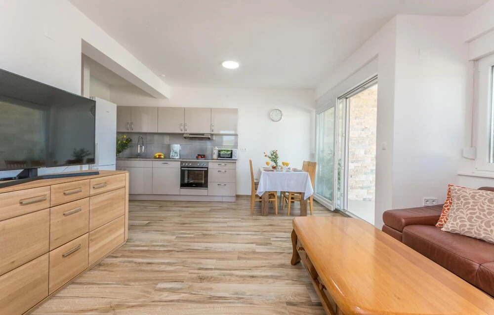 Awesome Apartment in Turanj With Wifi and 2 Bedrooms