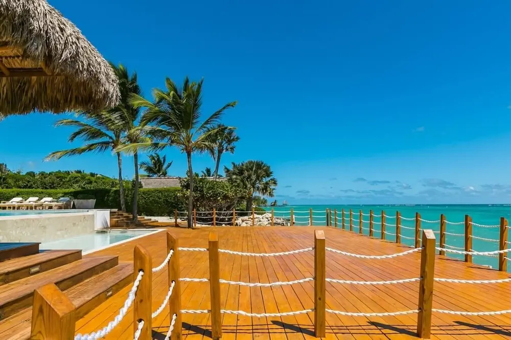 Ocean Font Villa With Direct Access to Beautiful Caribbean sea
